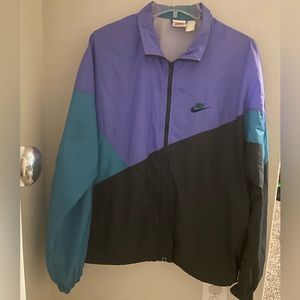 Vintage Nike windbreaker unisex . Size large .